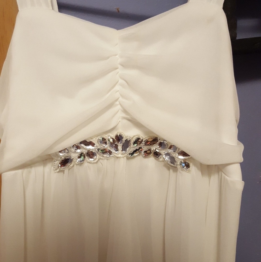 Amy wear White Dress size 12